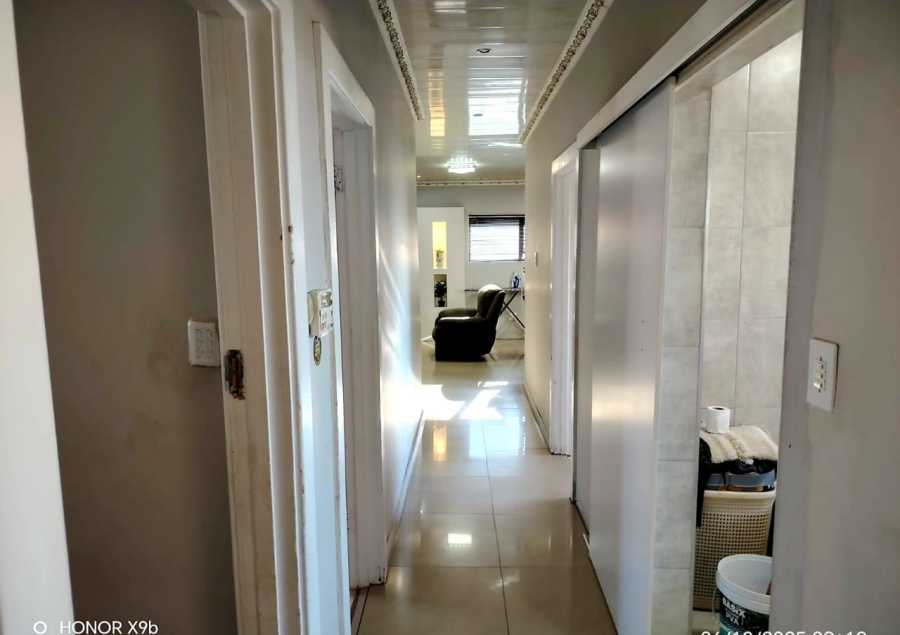 5 Bedroom Property for Sale in Amalinda Eastern Cape